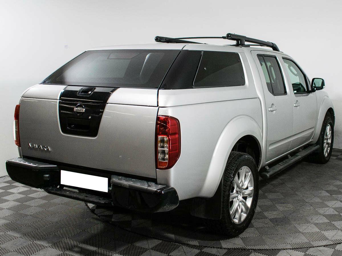 Nissan Navara (Frontier) 2010, серебряный