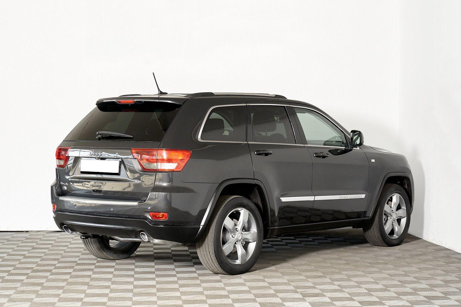 Jeep Grand Cherokee 2011, серый