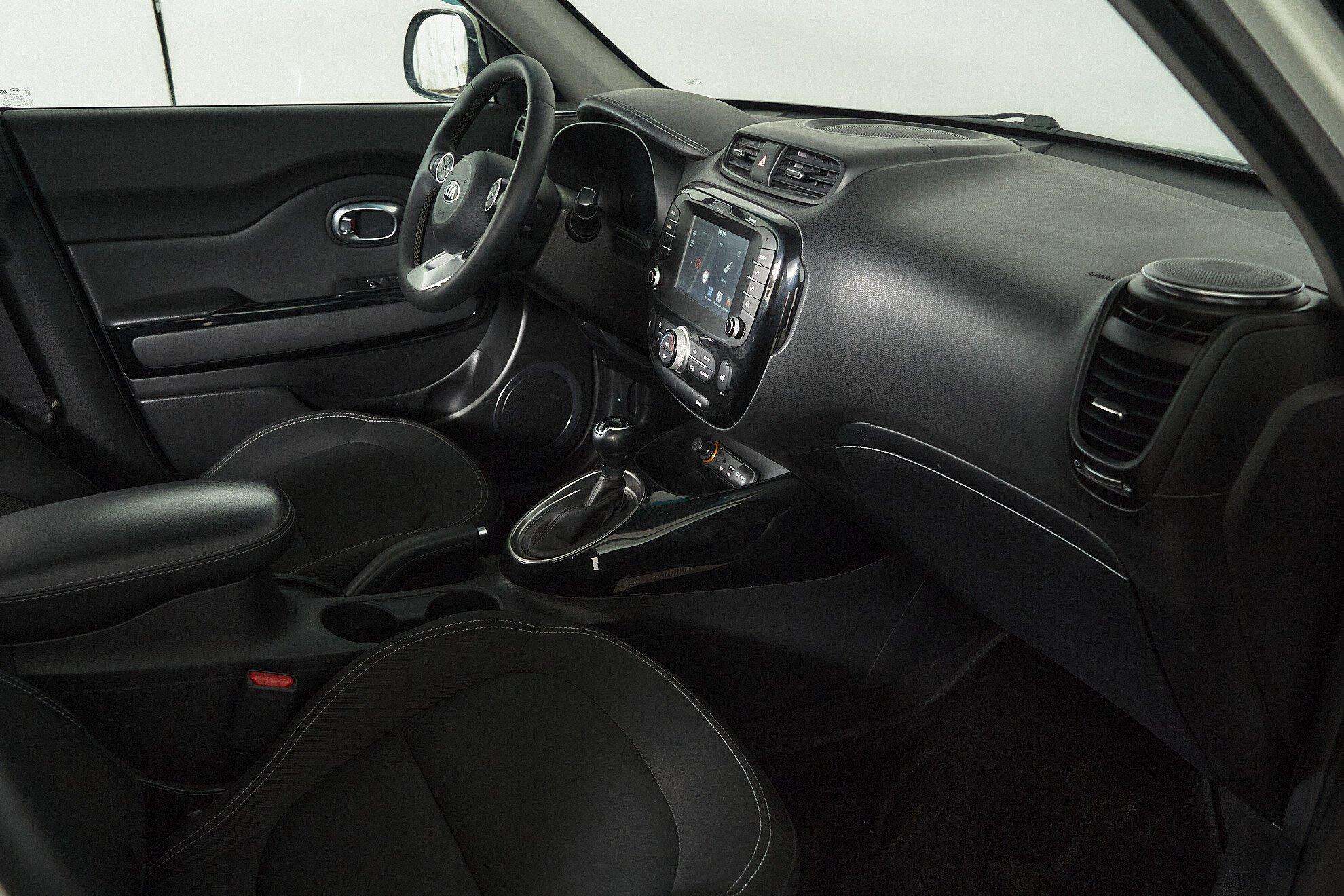 Kia Soul 2018, белый