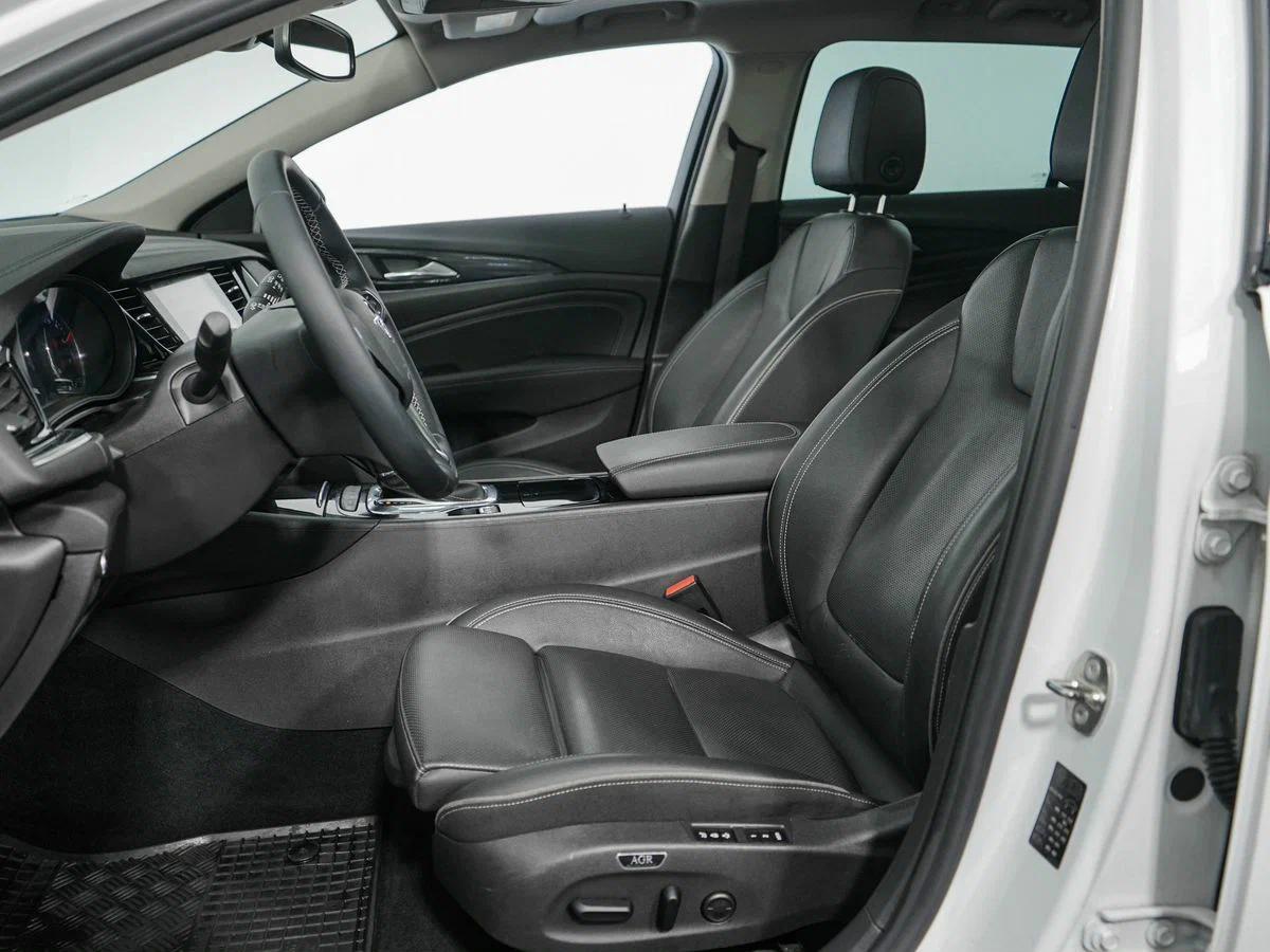 Opel Insignia 2019, белый