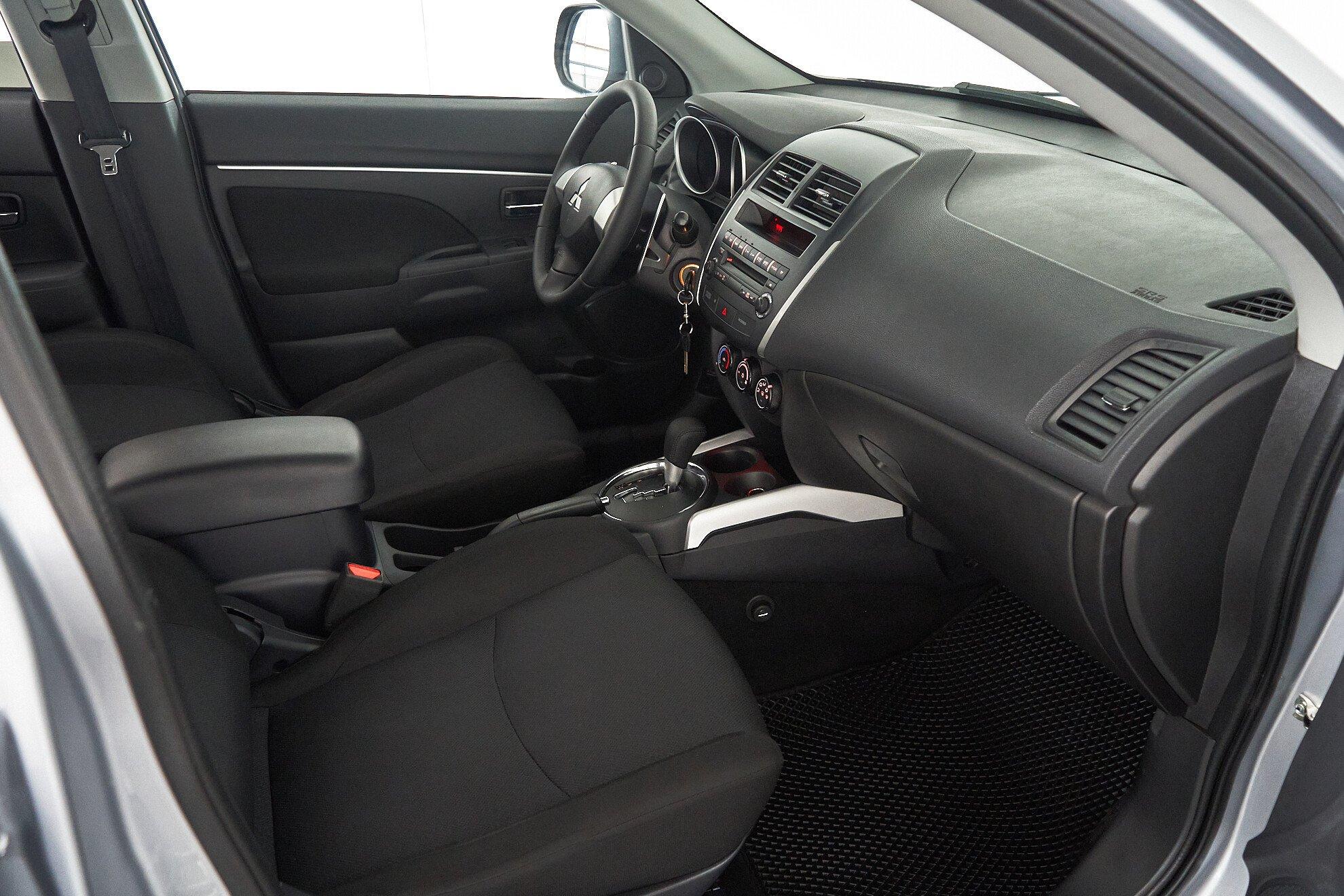 Mitsubishi ASX 2012, серебряный