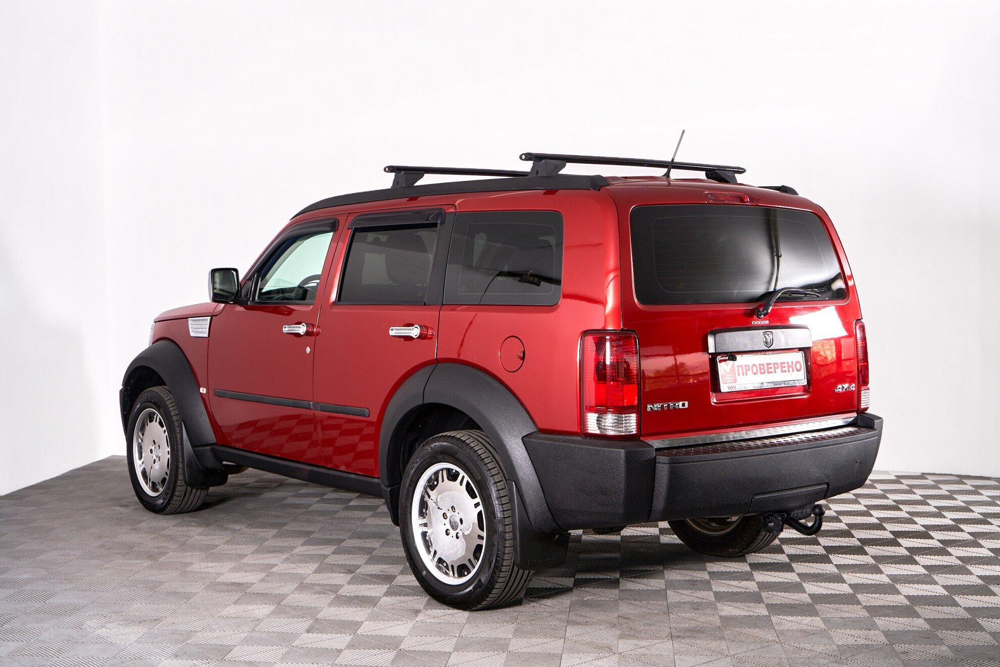 Dodge Nitro 2007, красный