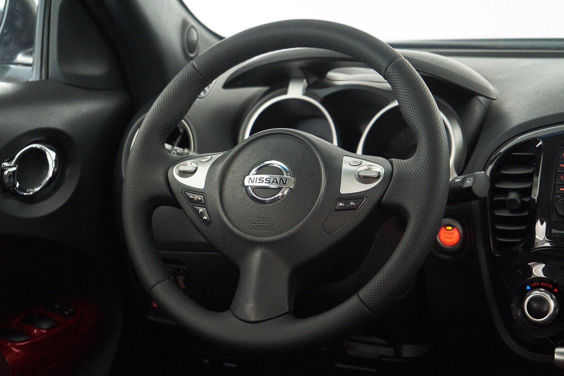 Nissan Juke 2011, черный