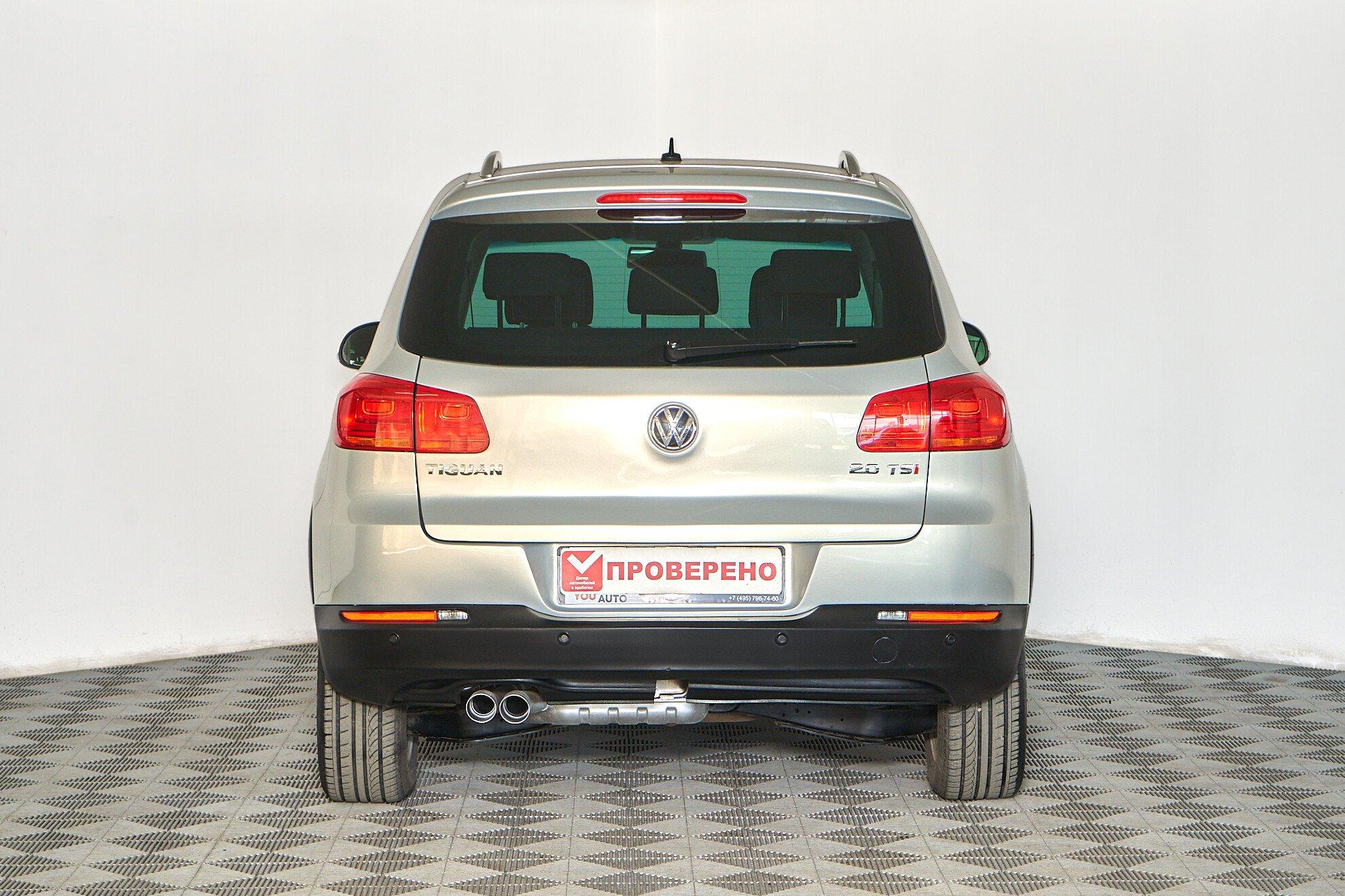 Volkswagen Tiguan 2014, серебряный