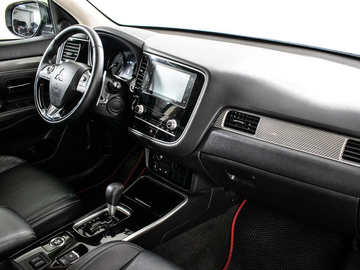 Mitsubishi Outlander 2020, синий