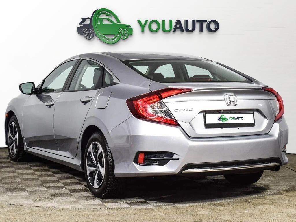 Honda Civic 2018, серебряный