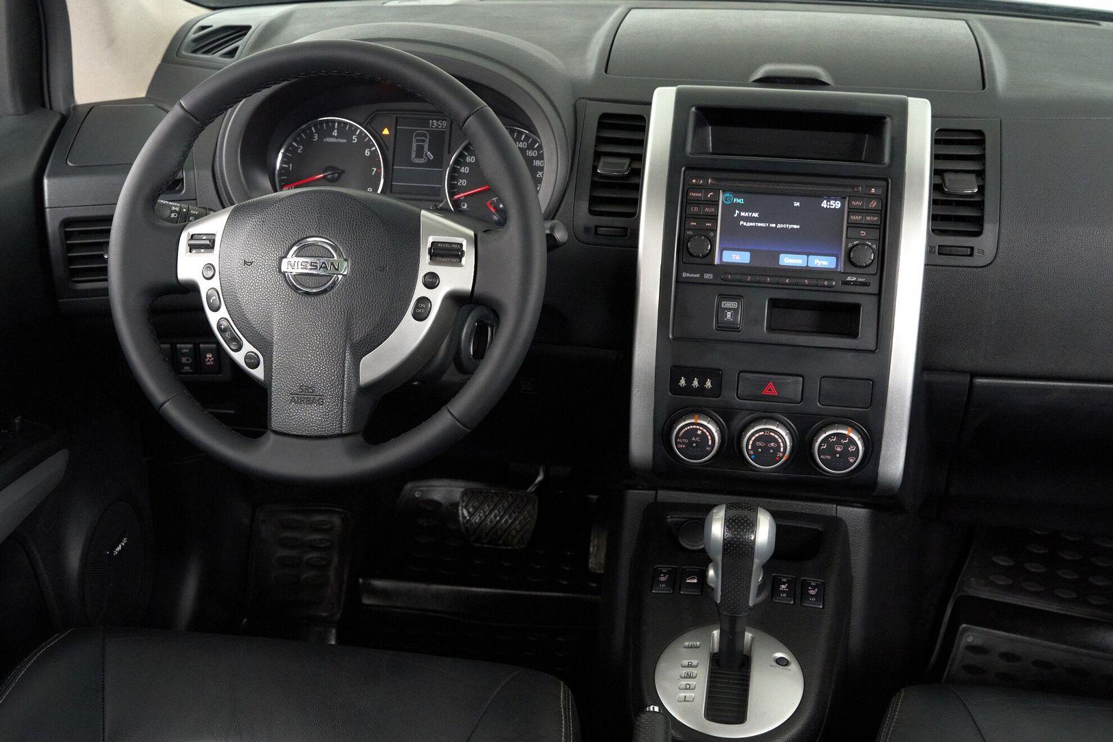 Nissan X-Trail 2014, серый