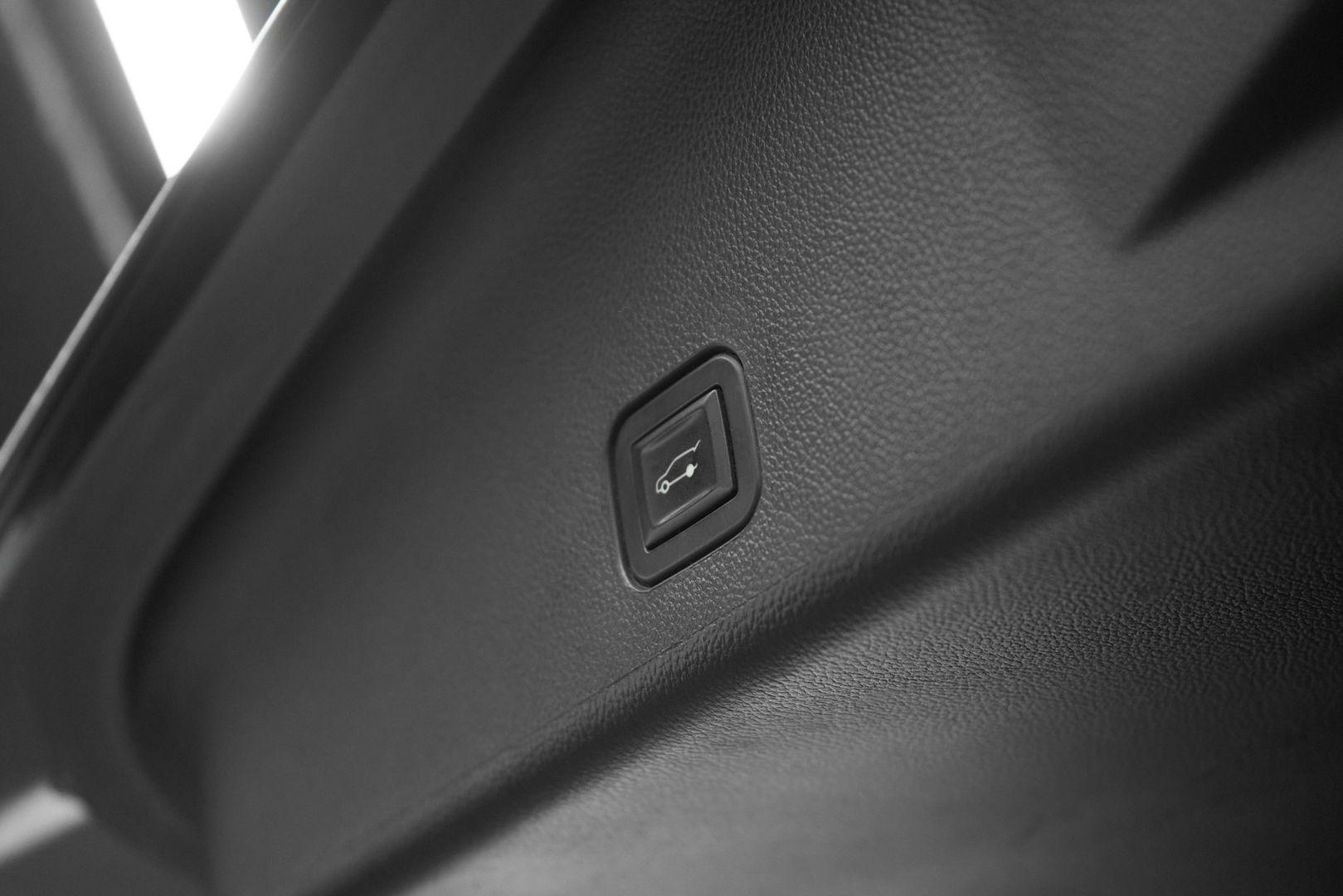 Cadillac SRX 2010, серый
