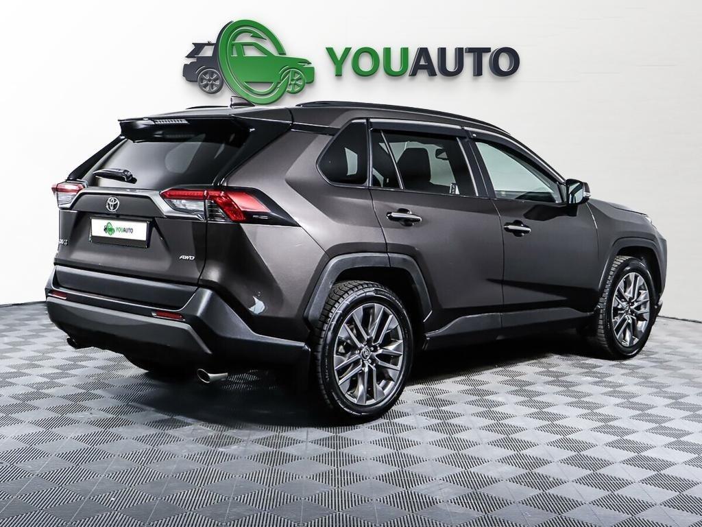 Toyota RAV4 2021, коричневый