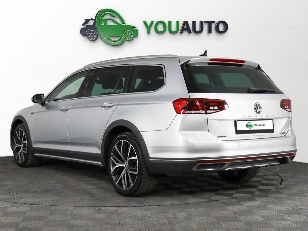 Volkswagen Passat 2019, серебряный