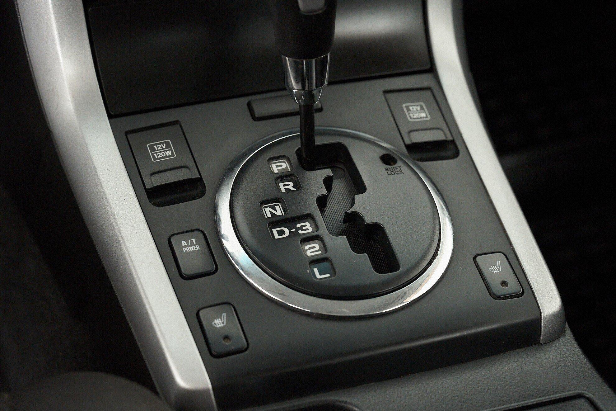 Suzuki Grand Vitara 2011, серебряный