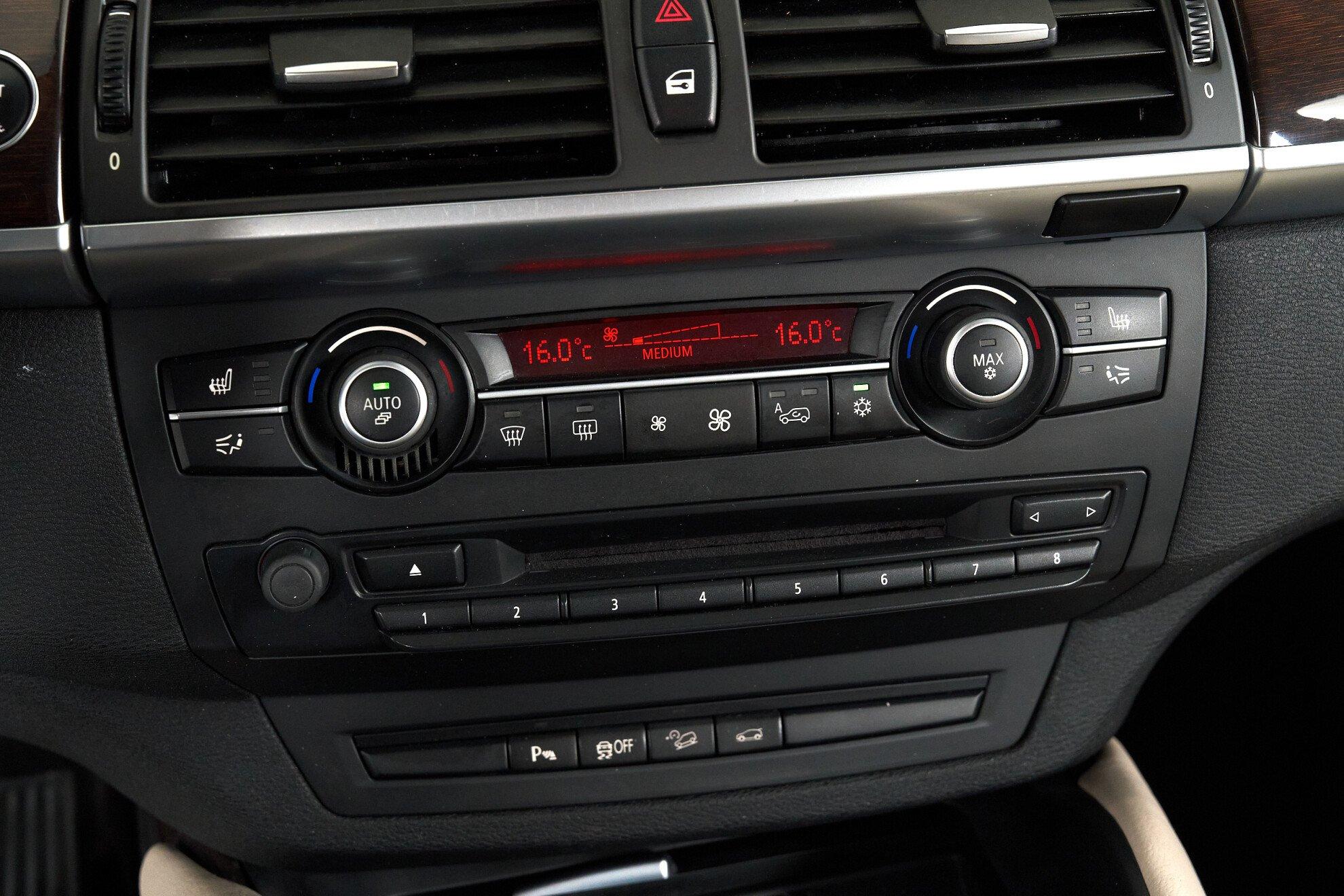 BMW X6 2011, белый
