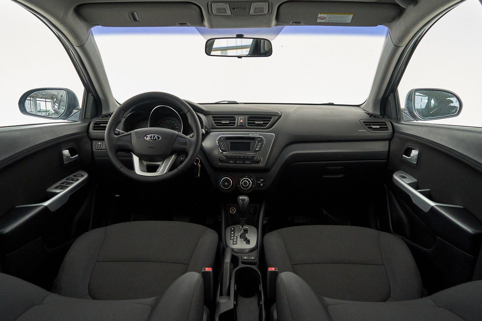 Kia Rio 2013, черный