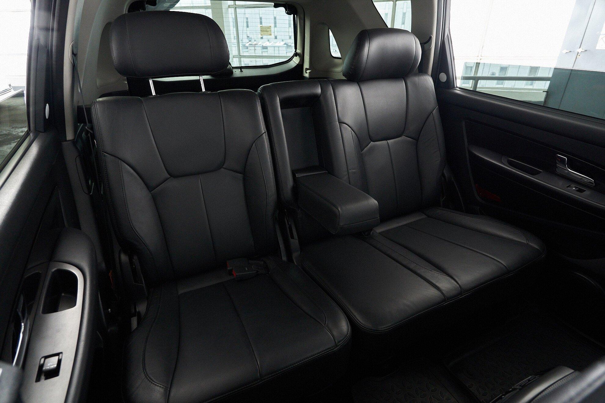 SsangYong Rexton 2011, серебряный