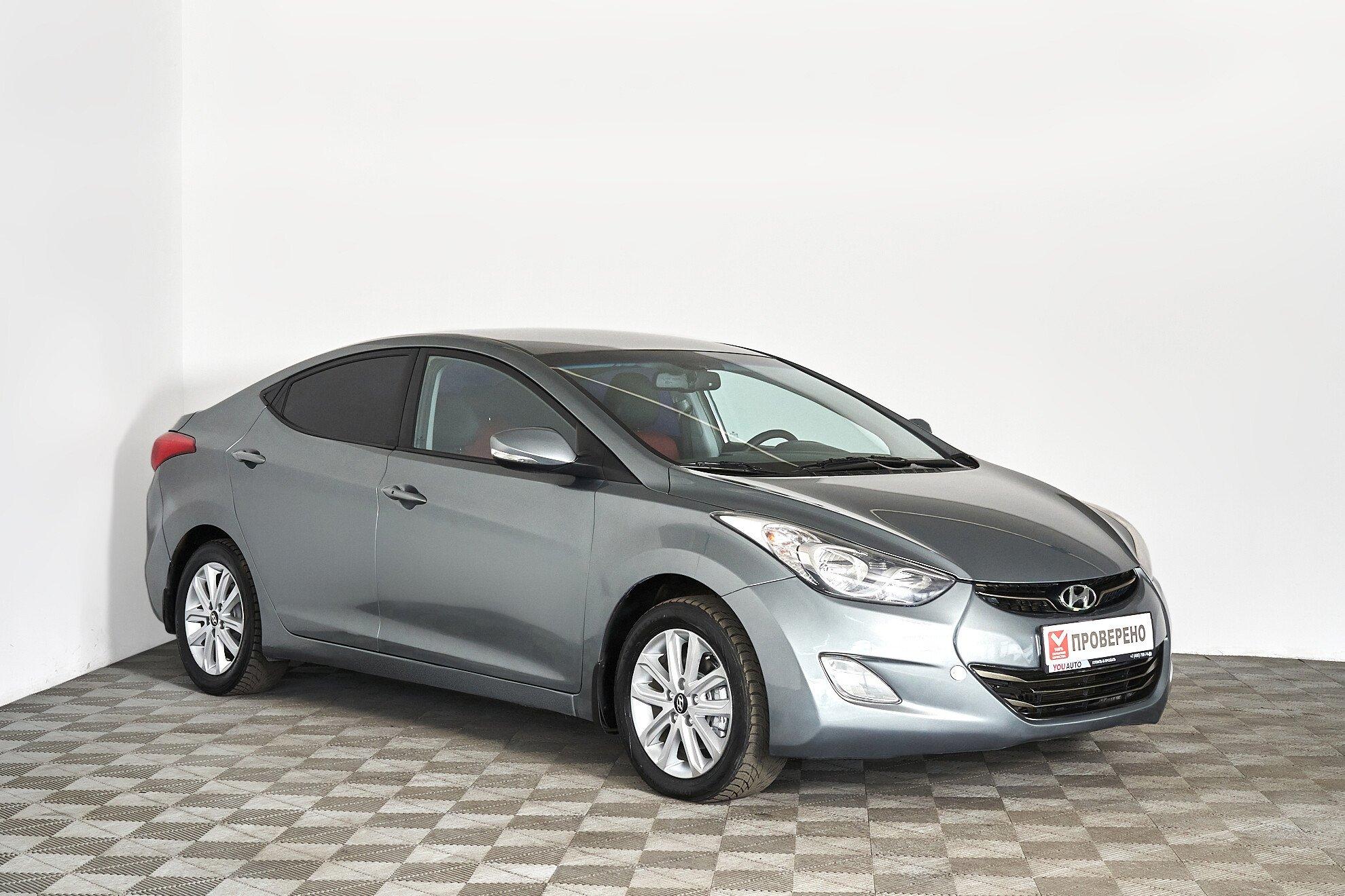 Hyundai Elantra 2012, серый
