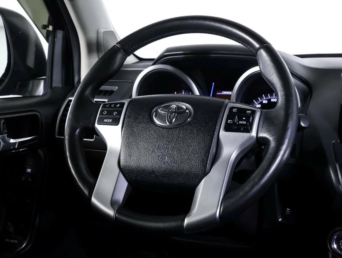 Toyota Land Cruiser Prado 2015, серый