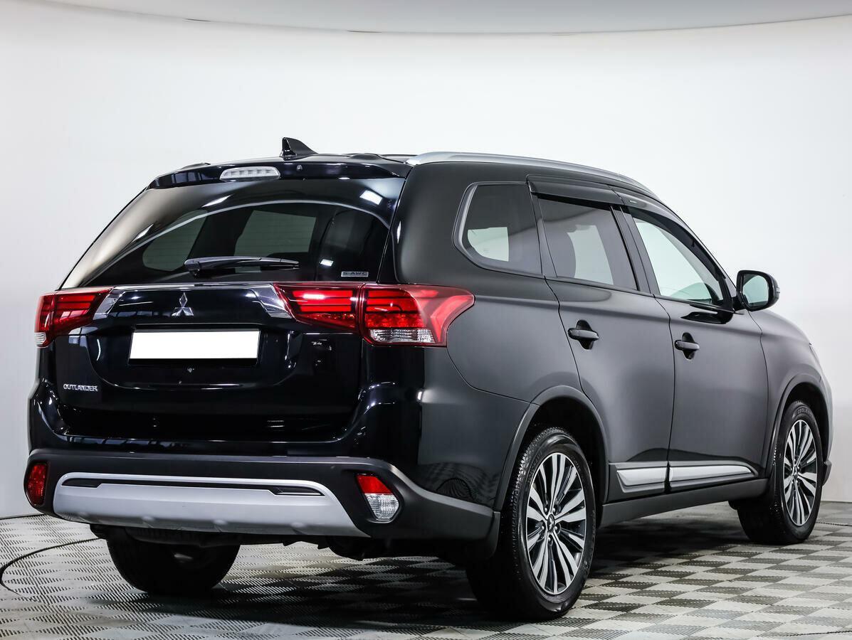 Mitsubishi Outlander 2019, черный