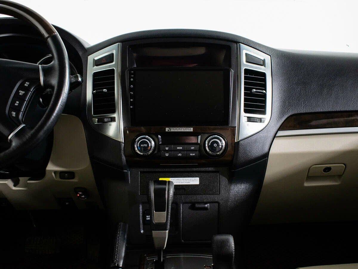 Mitsubishi Pajero 2019, белый