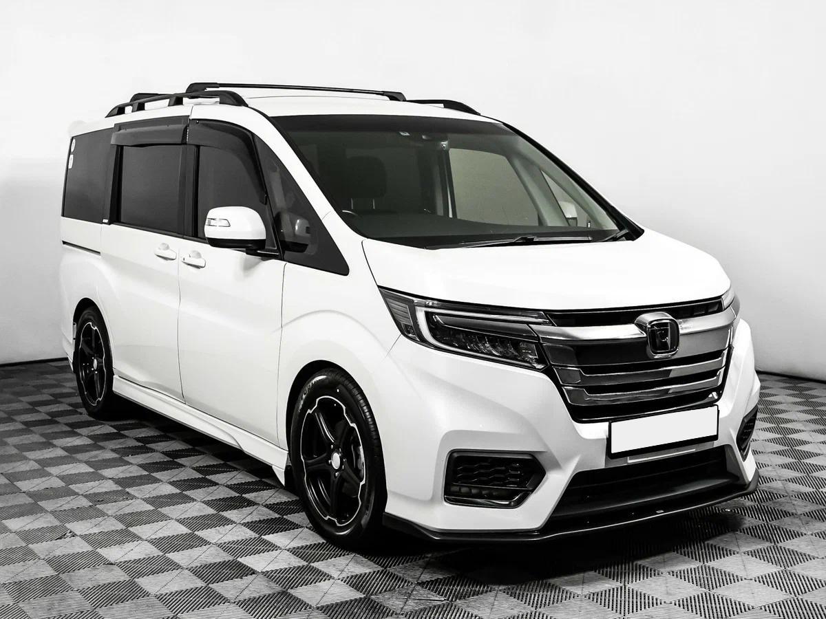 Honda Stepwgn 2022, белый