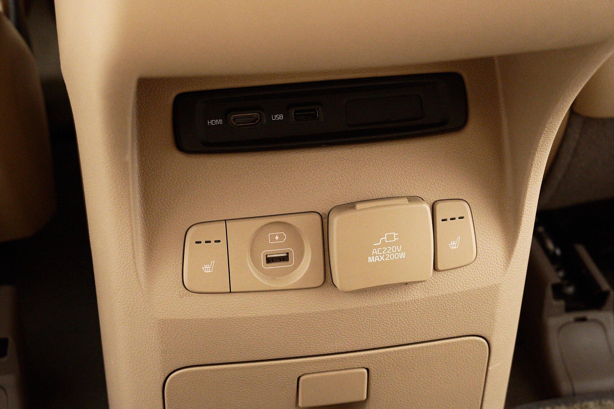 Kia Carnival 2020, черный