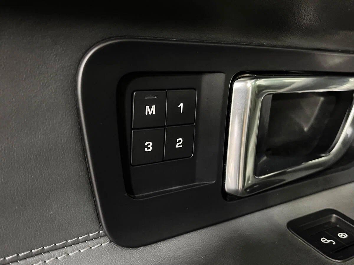 Land Rover Discovery Sport 2019, серый
