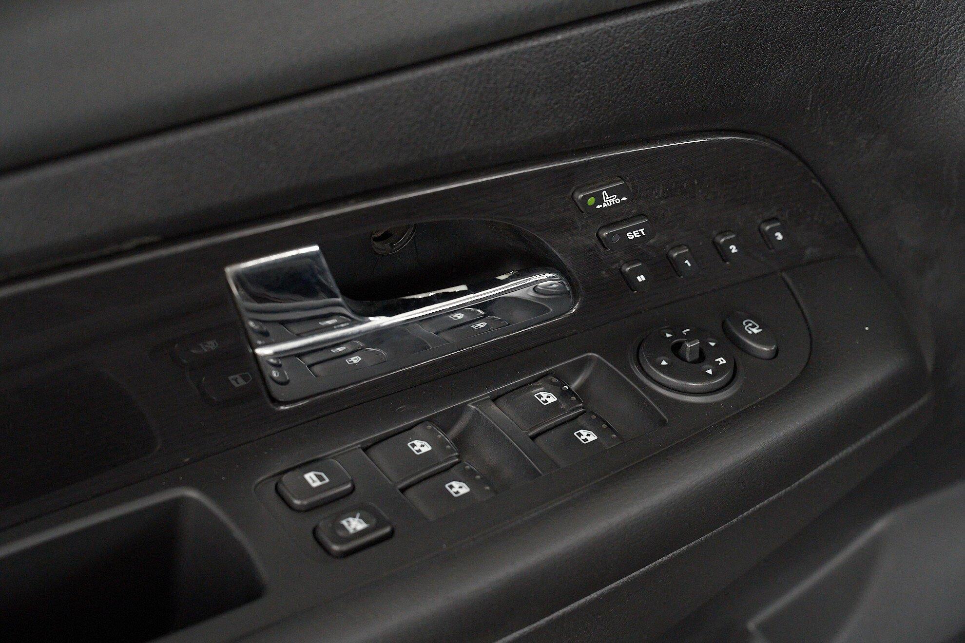 SsangYong Rexton 2012, пурпурный