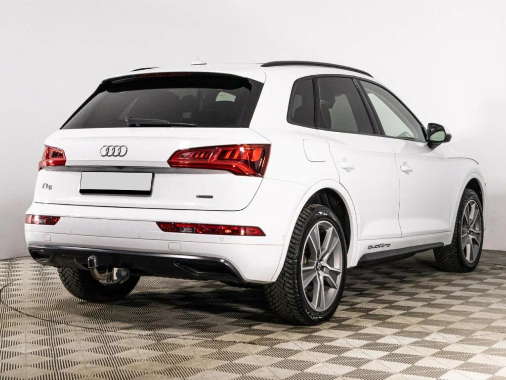 Audi Q5 2017, белый