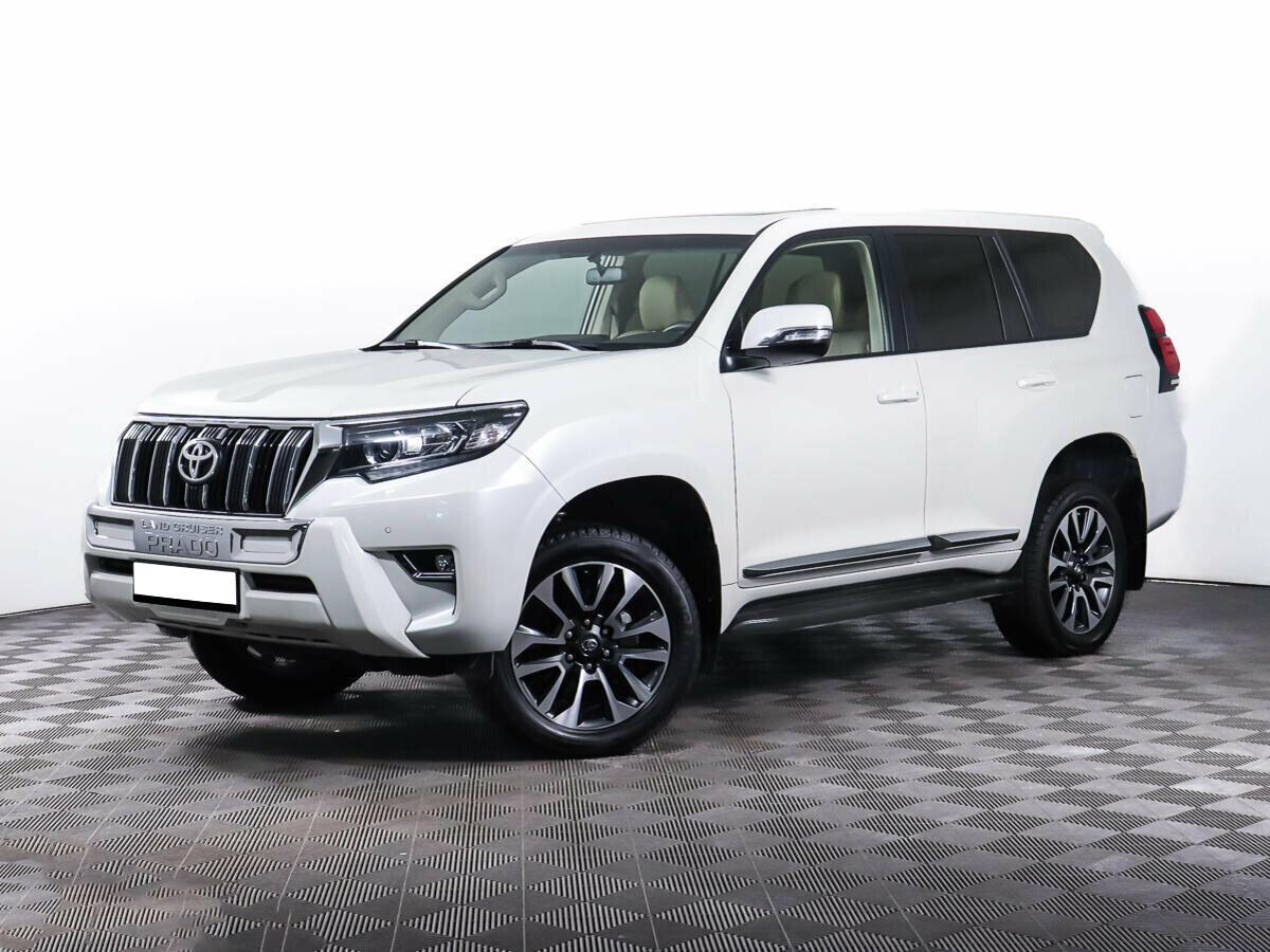 Toyota Land Cruiser Prado 2022, белый