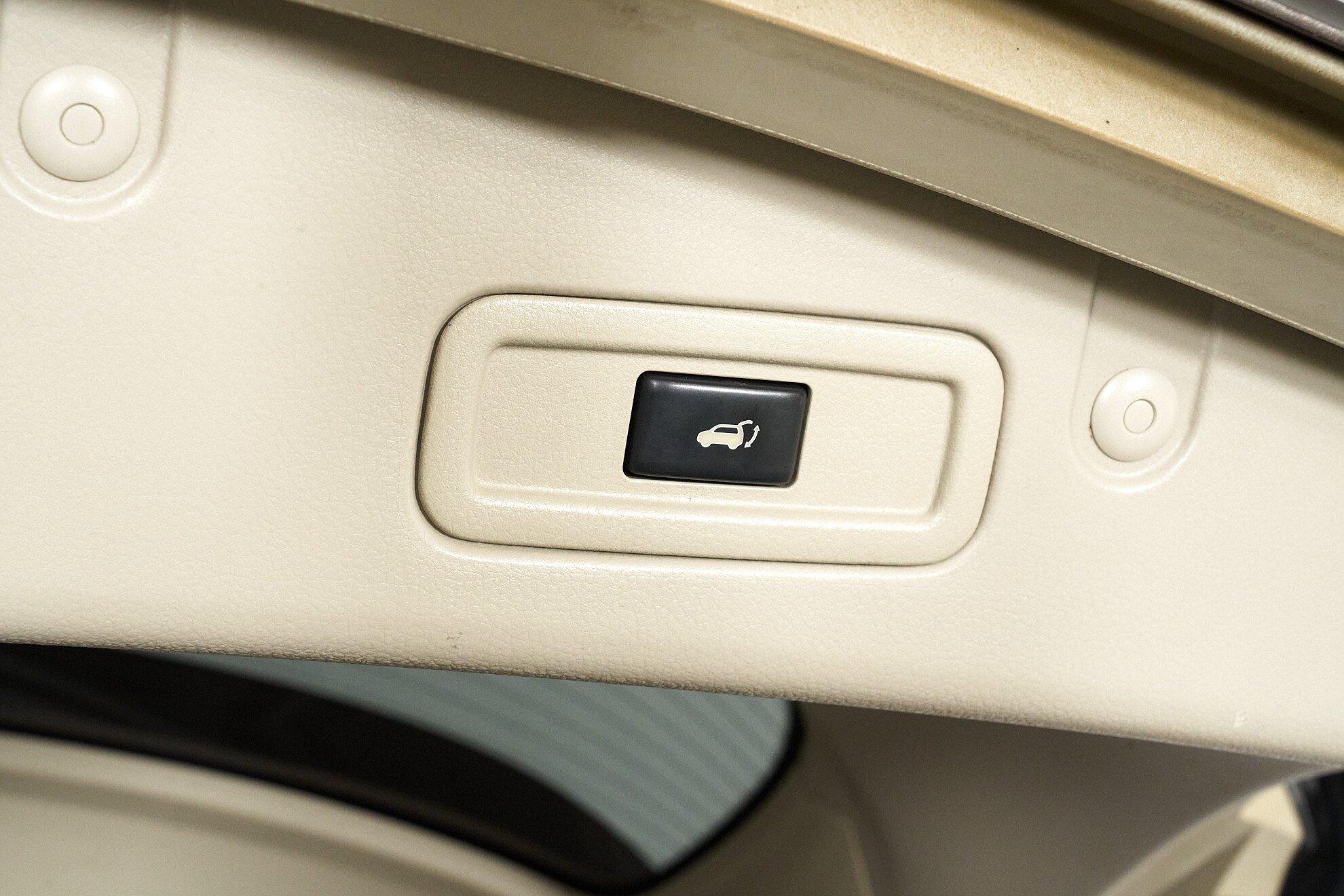 Nissan Murano 2012, бежевый