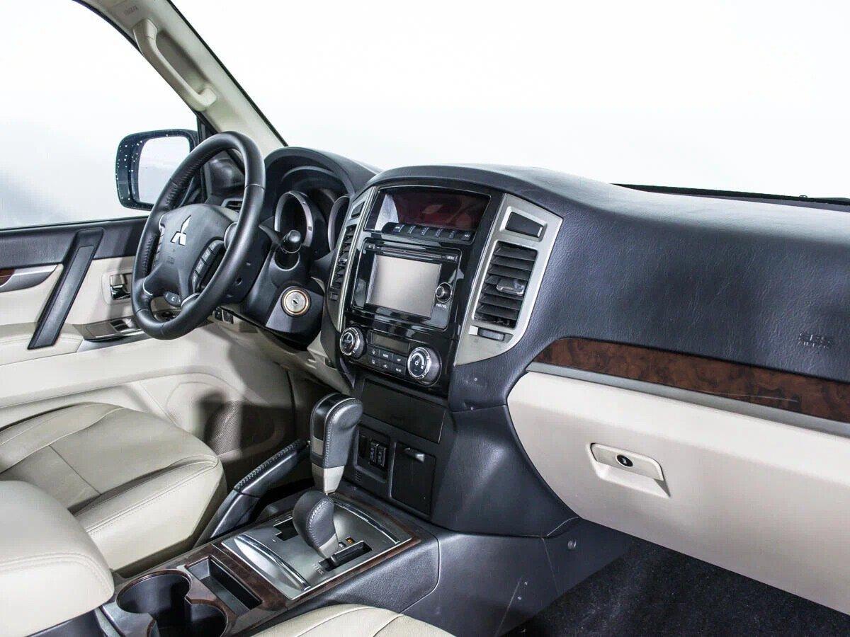 Mitsubishi Pajero 2018, коричневый