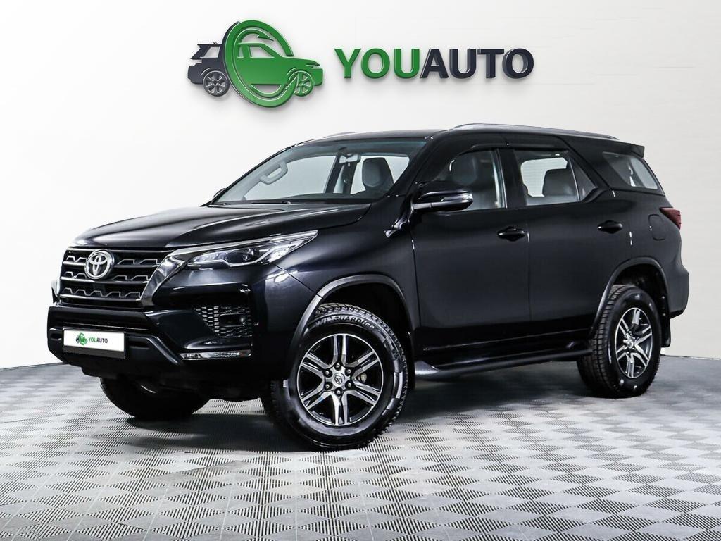 Toyota Fortuner 2020, черный