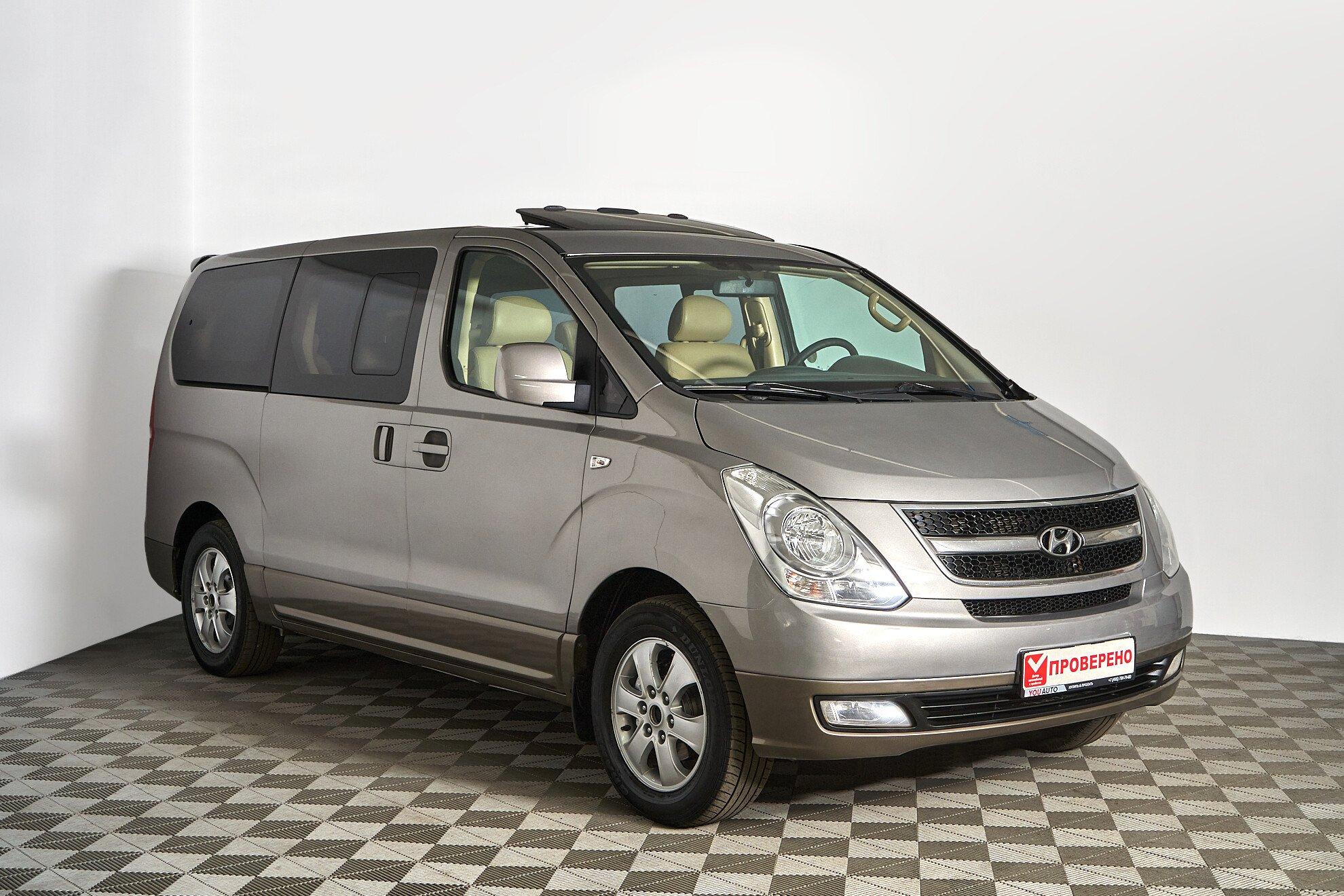 Hyundai Grand Starex 2012, серебряный