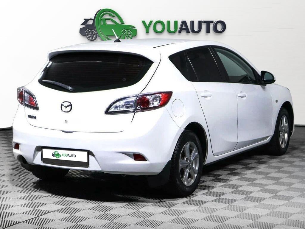 Mazda 3 2012, белый