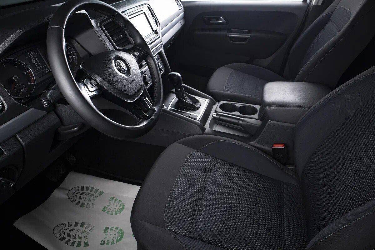 Volkswagen Amarok 2016, серый