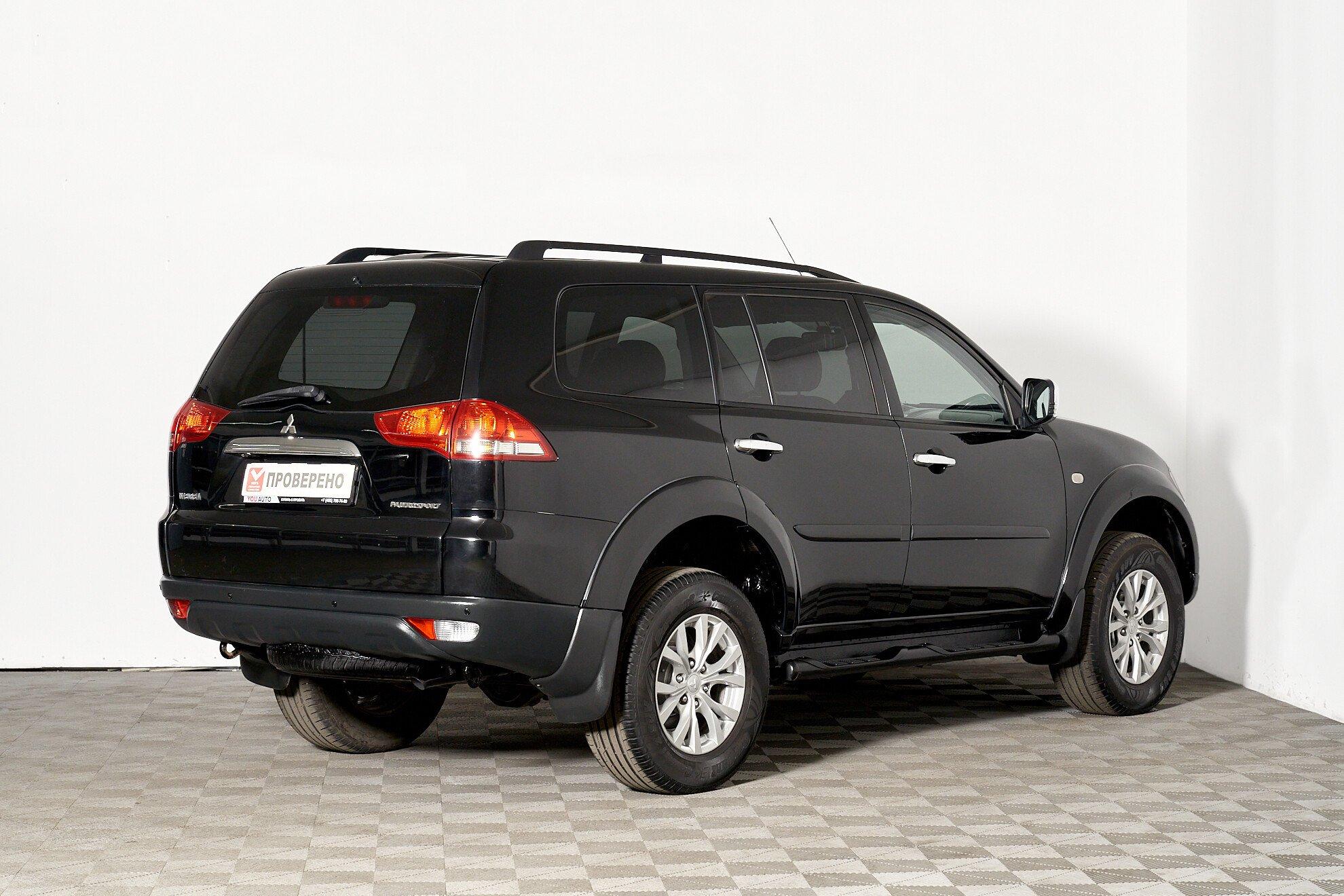Mitsubishi Pajero Sport 2015, черный