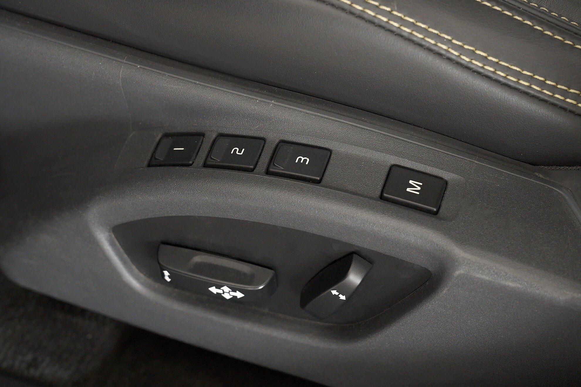 Volvo XC60 2010, черный