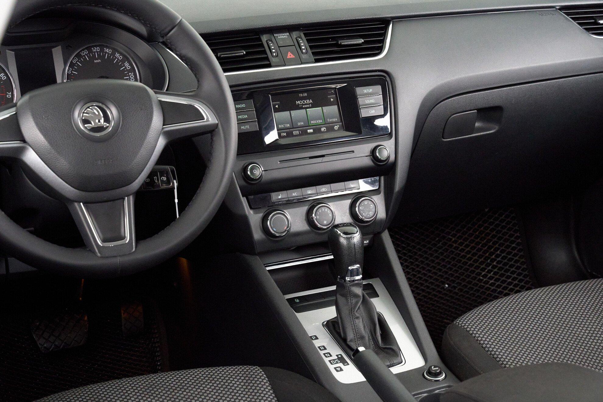 Skoda Octavia 2014, серый