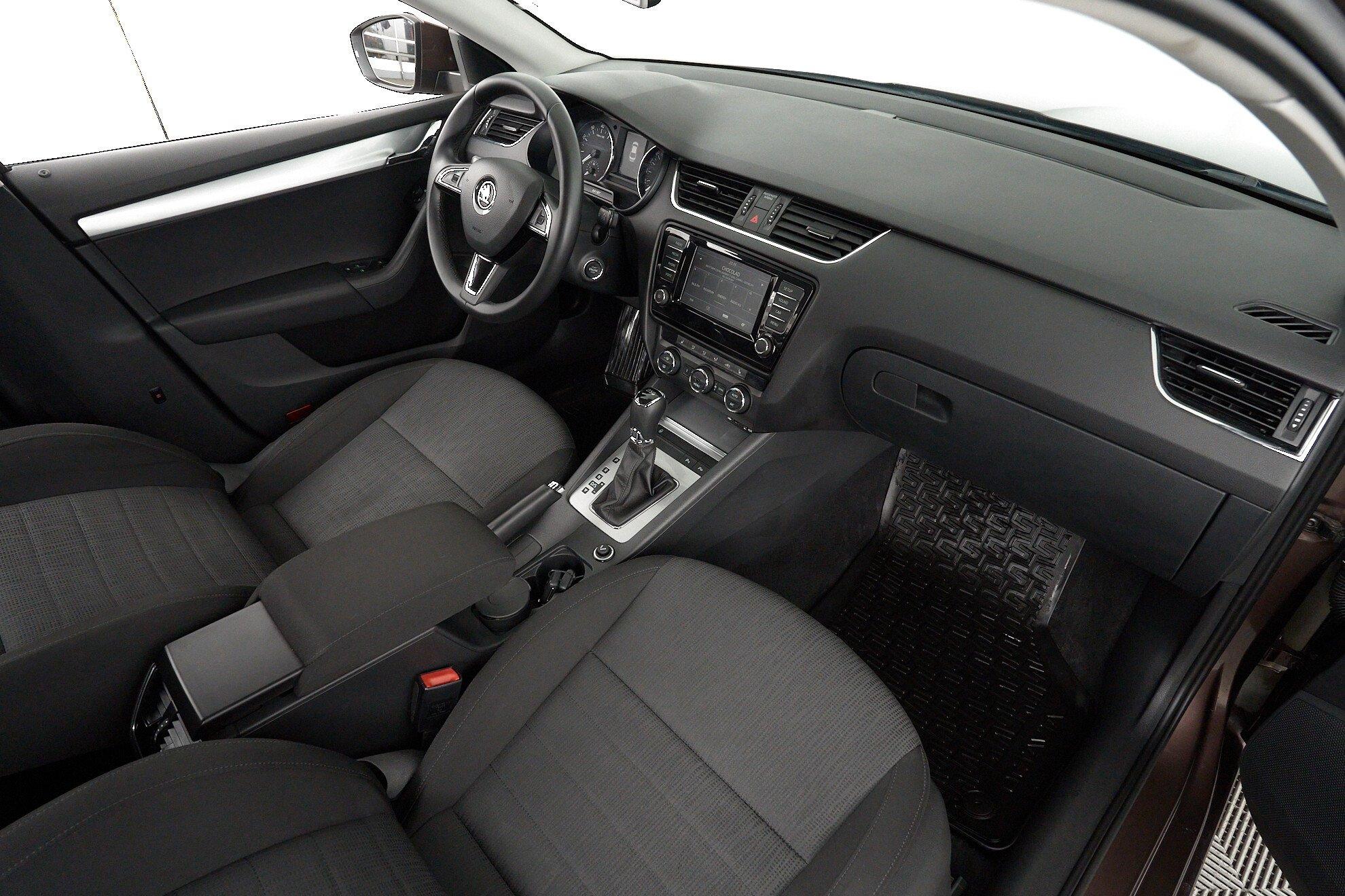 Skoda Octavia 2016, коричневый
