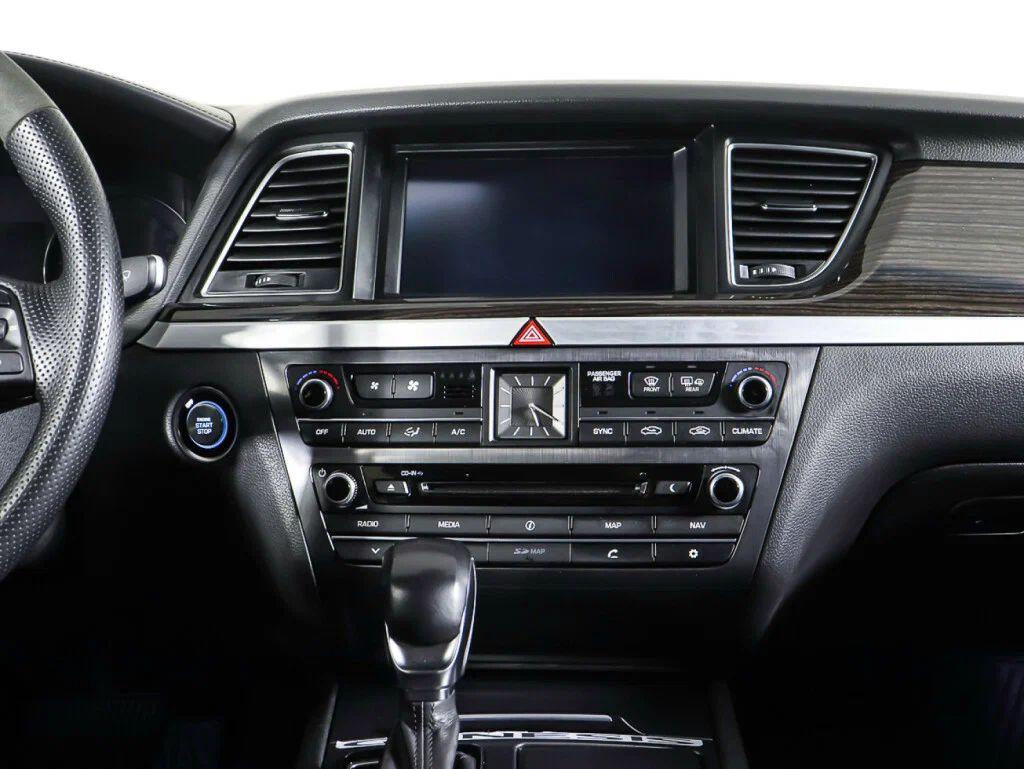 Hyundai Genesis 2015, белый