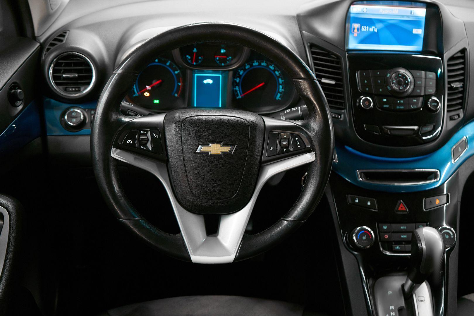 Chevrolet Orlando 2012, белый