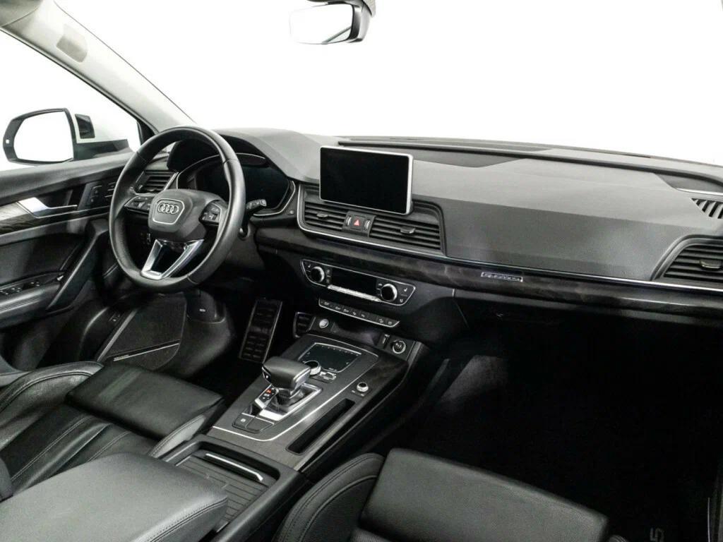 Audi Q5 2017, белый