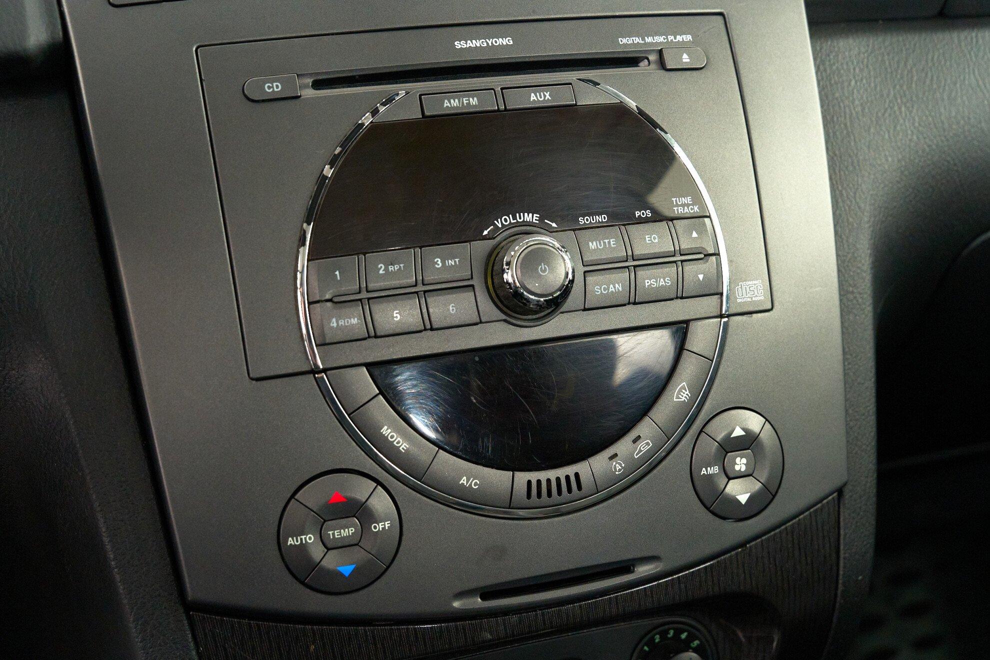 SsangYong Rexton 2009, серебряный