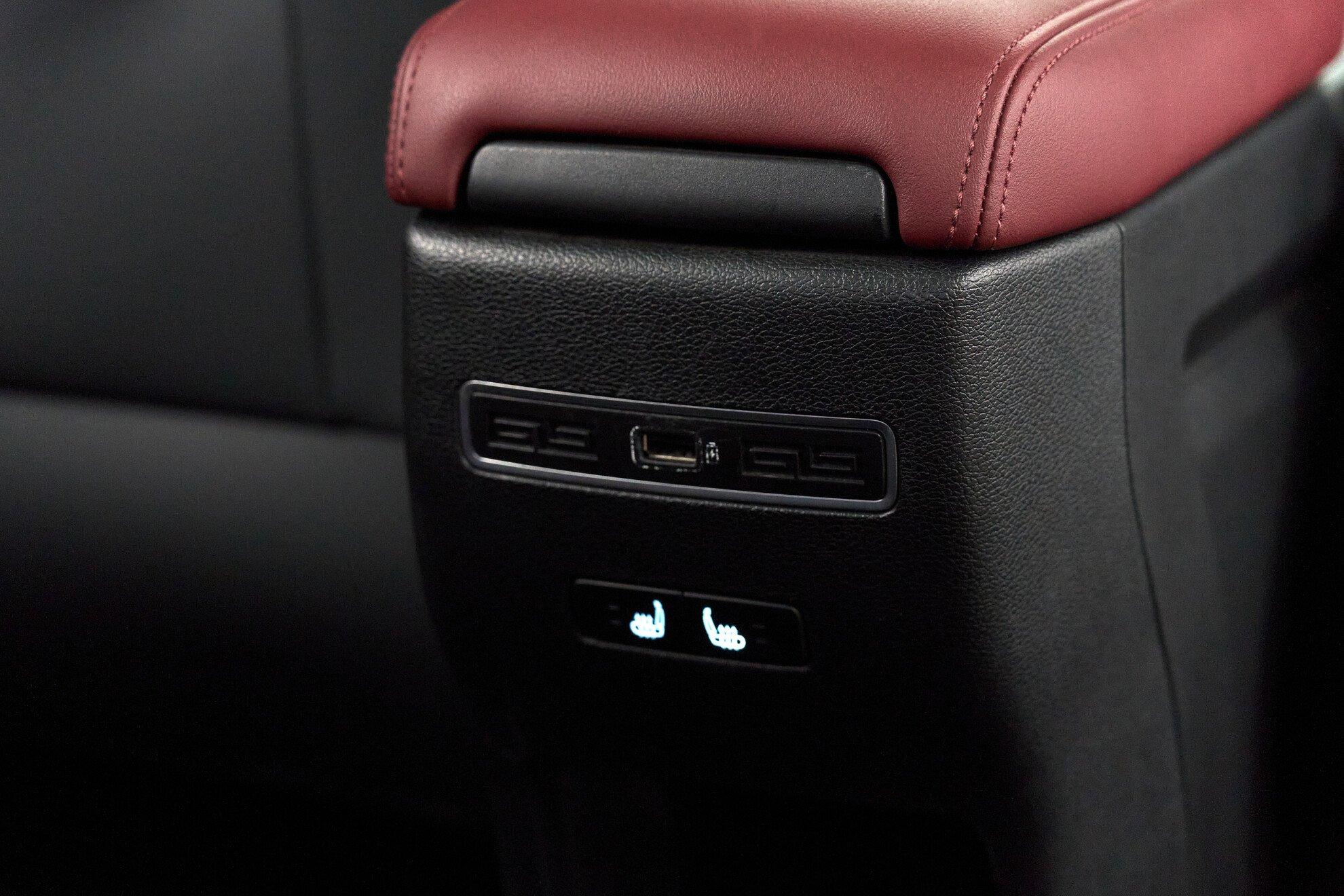 Geely Coolray 2021, белый