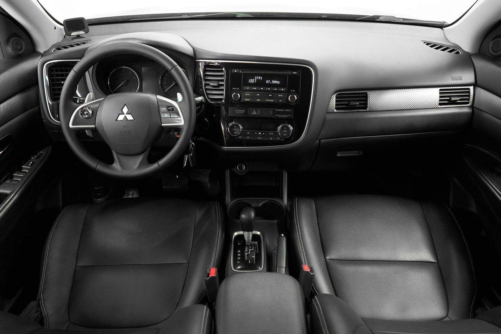 Mitsubishi Outlander 2014, черный