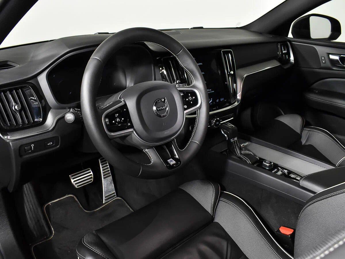 Volvo S60 2023, серый