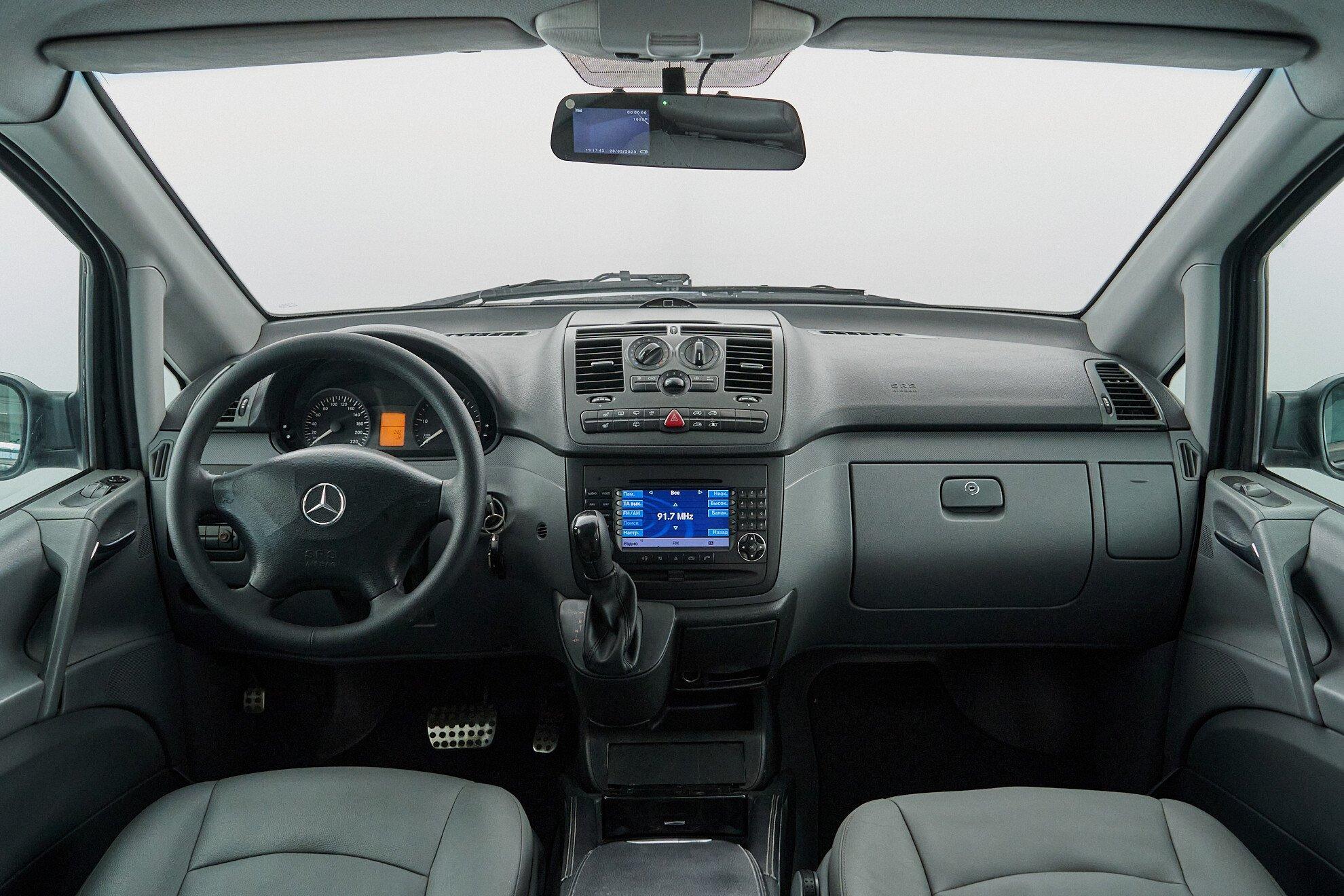 Mercedes-Benz Vito 2010, черный