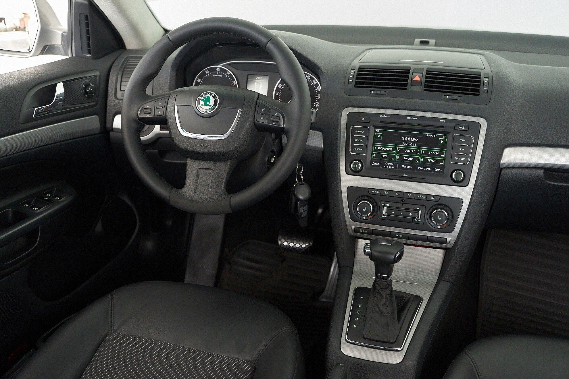Skoda Octavia 2013, бежевый