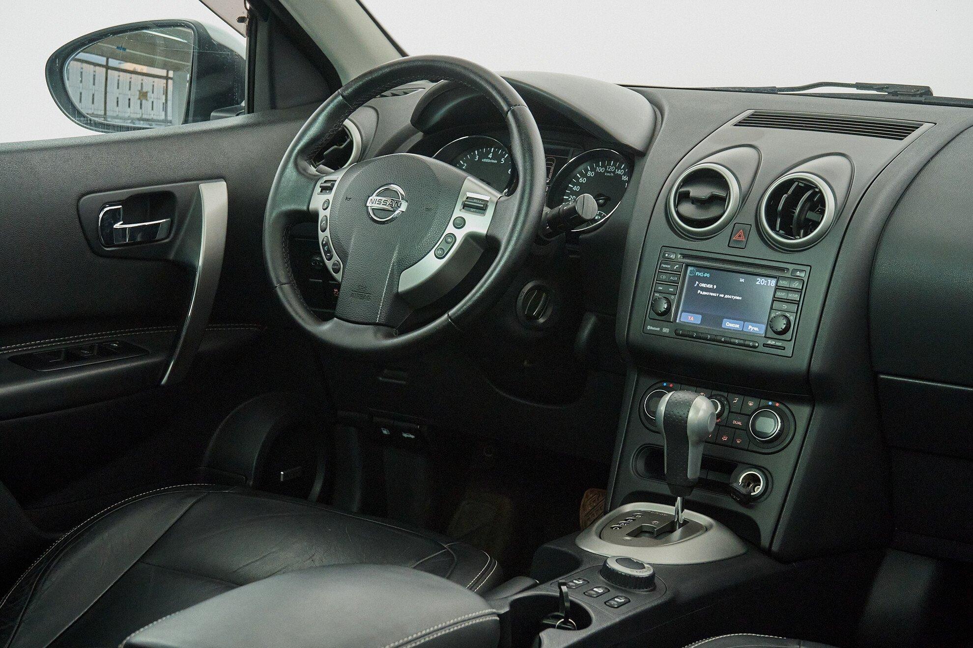 Nissan Qashqai 2011, серебряный