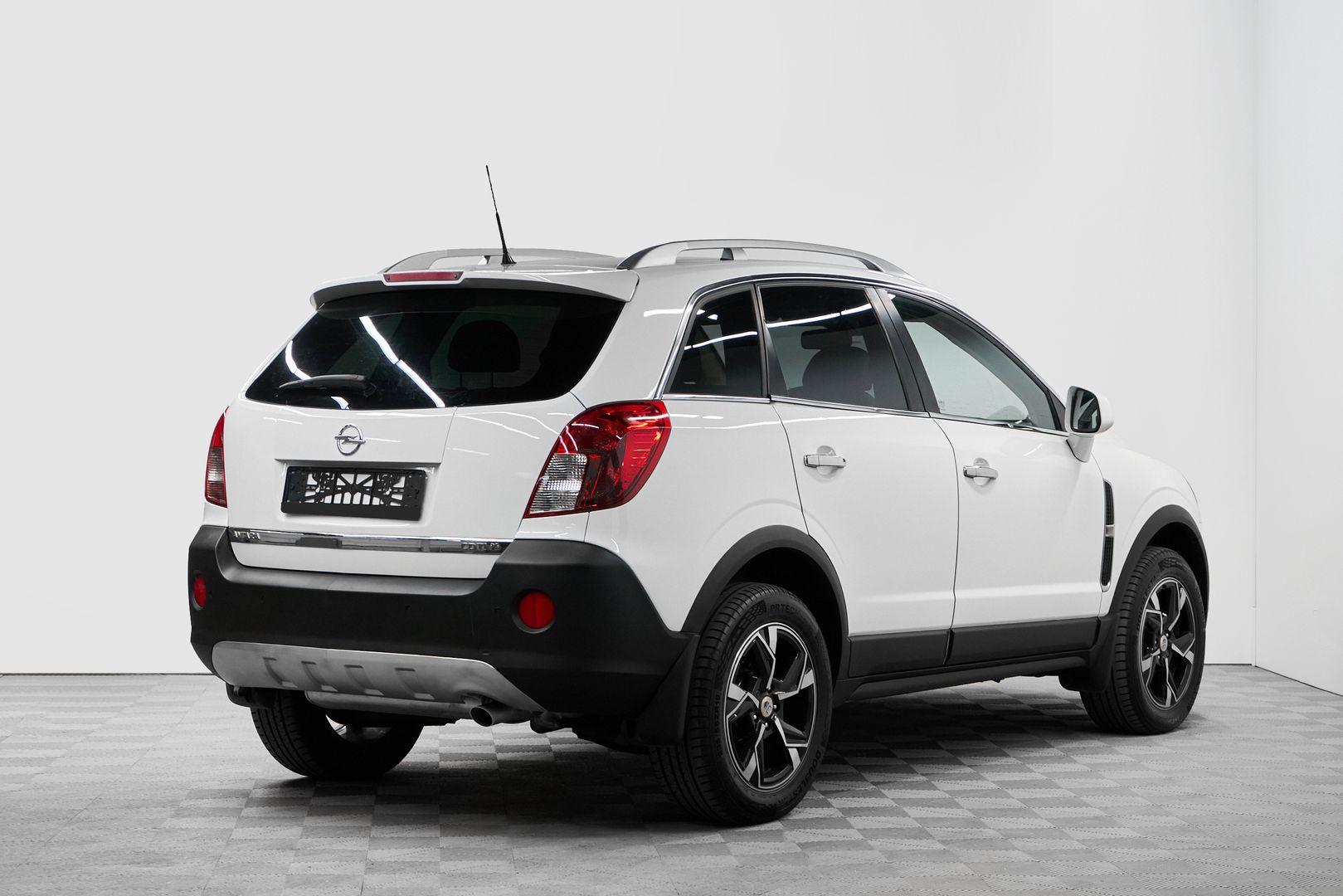 Opel Antara 2014, белый