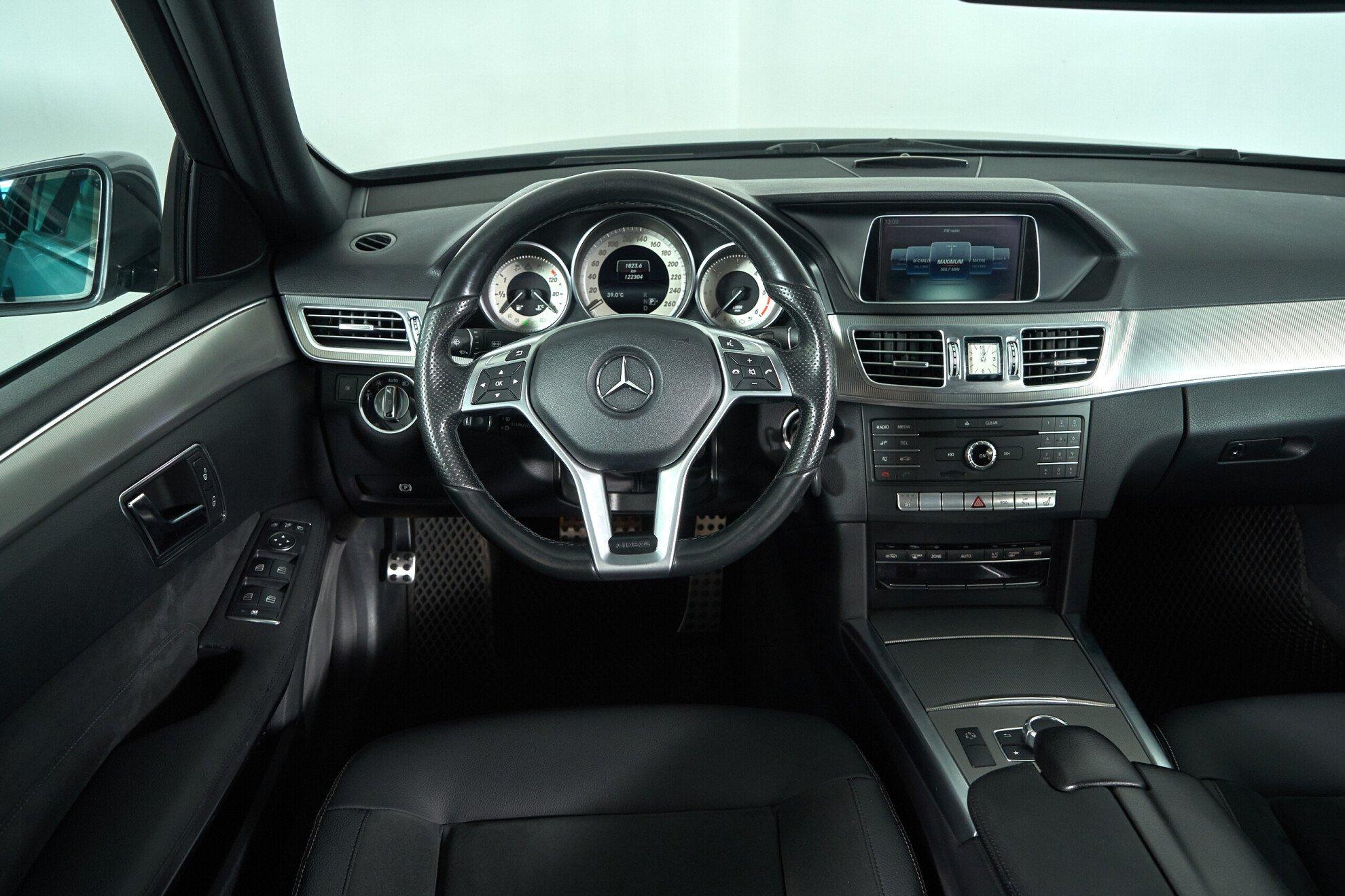 Mercedes-Benz E-Класс 2015, серый